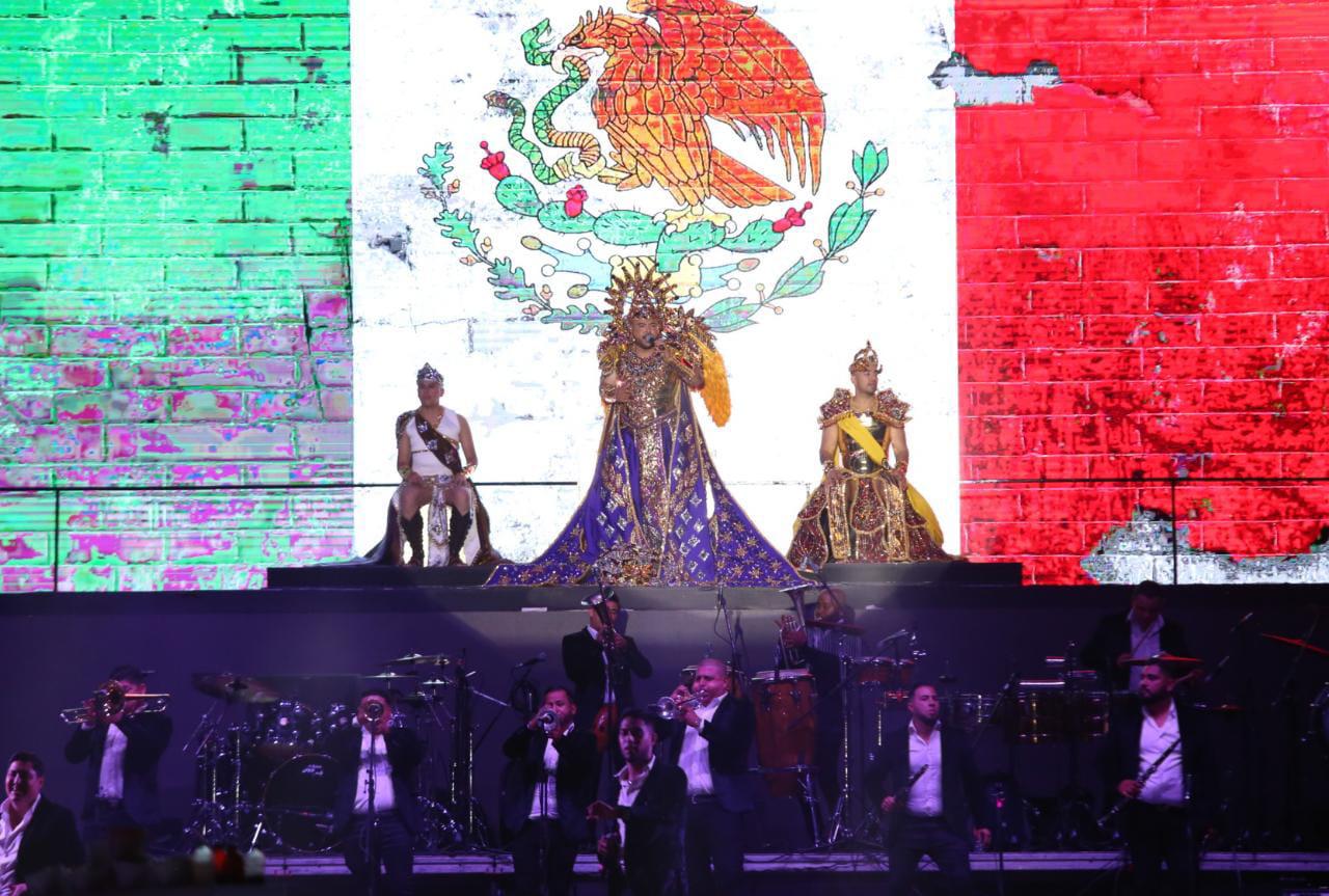 $!Coronan a Obed Ibarra como el Rey del Carnaval de Mazatlán 2022