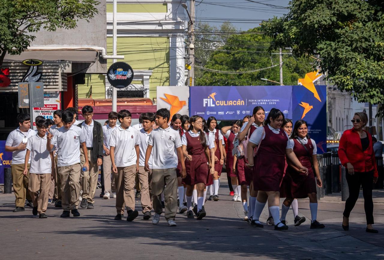 $!Registra organización más de 16 mil visitantes en el primer día de la FIL Culiacán 2025