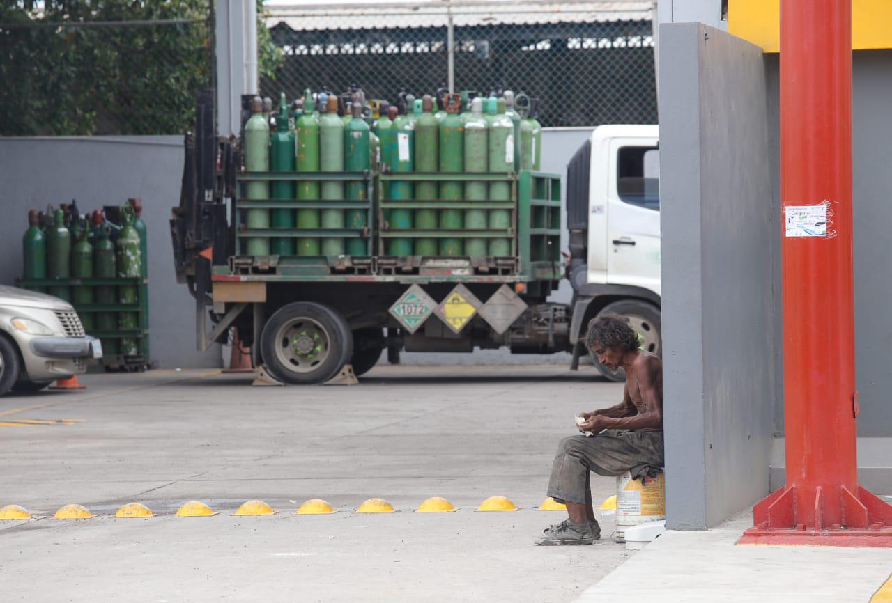 $!Se reduce la demanda para rellenar tanques de oxígeno en Mazatlán
