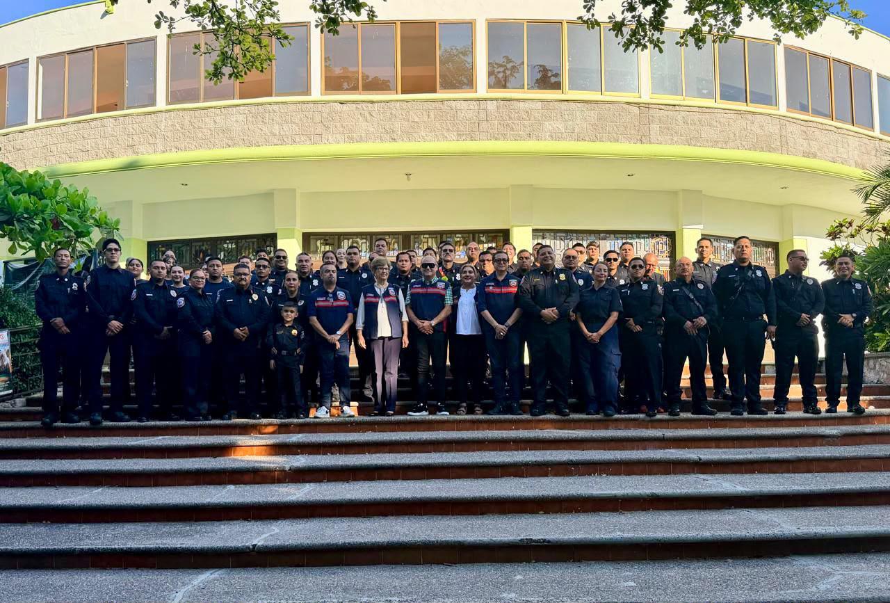 $!Reconocen en misa la entrega y valentía de los bomberos de Mazatlán