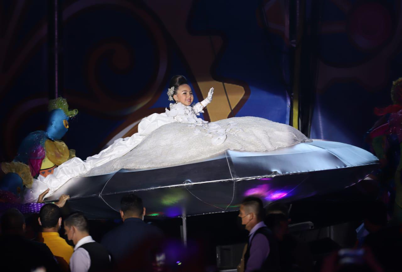 $!Coronan a Scarleth I, Reina Infantil del Carnaval de Mazatlán 2022