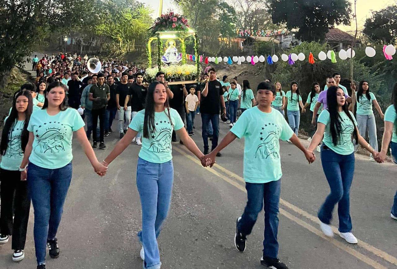 $!En Matatán viven concurrida celebración de la Virgen de la Candelaria