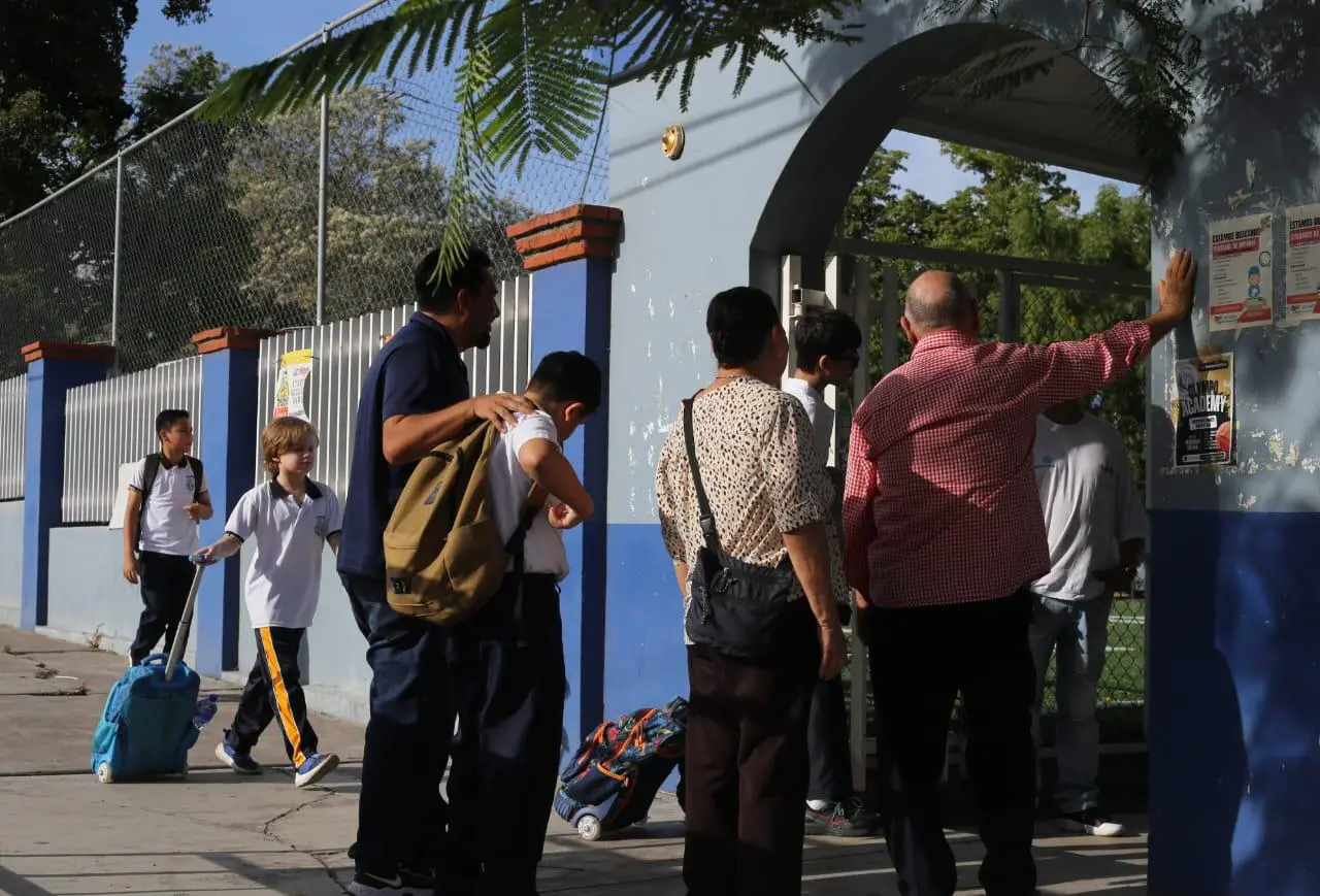 $!Escuelas de Culiacán reportan alta afluencia en el regreso a clases