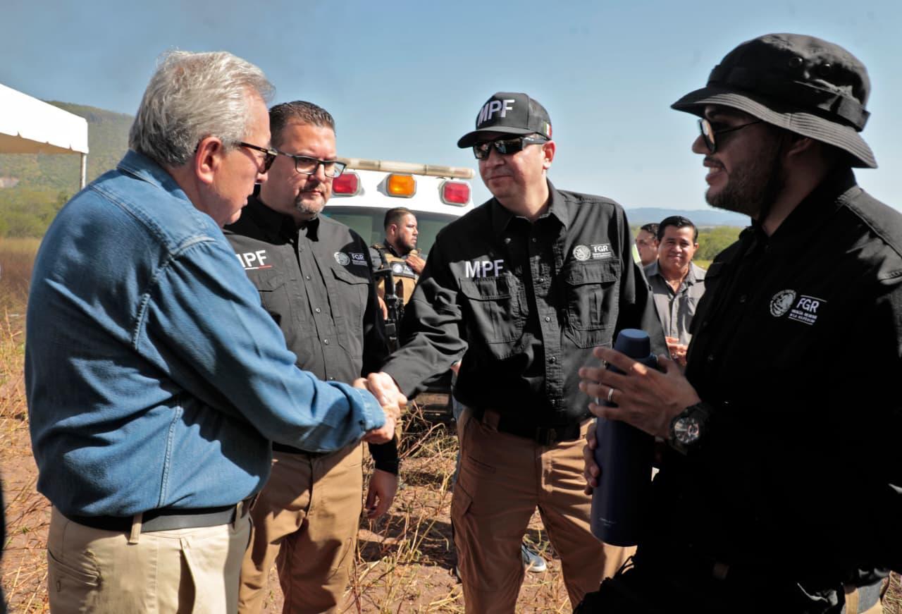 $!Destruyen casi 2 toneladas de drogas y más de 300 objetos del delito en Culiacán