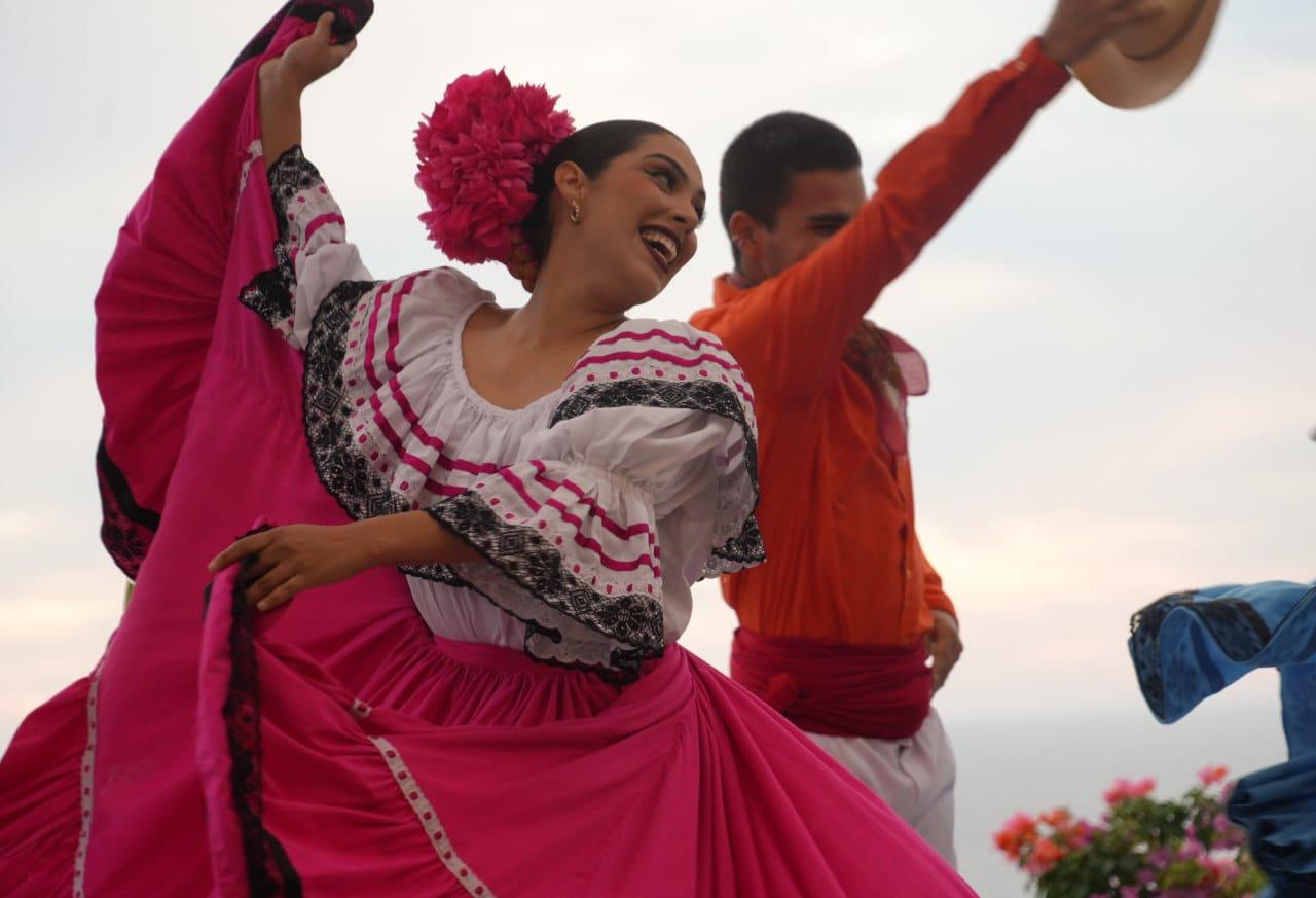 $!Exalta el arte sinaloense, el Ballet Folklórico del Instituto de Cultura
