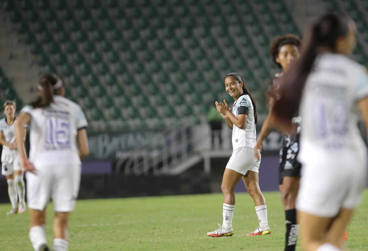$!Belkis Escalante: La mazatleca que se ha abierto cancha en el futbol y en la vida