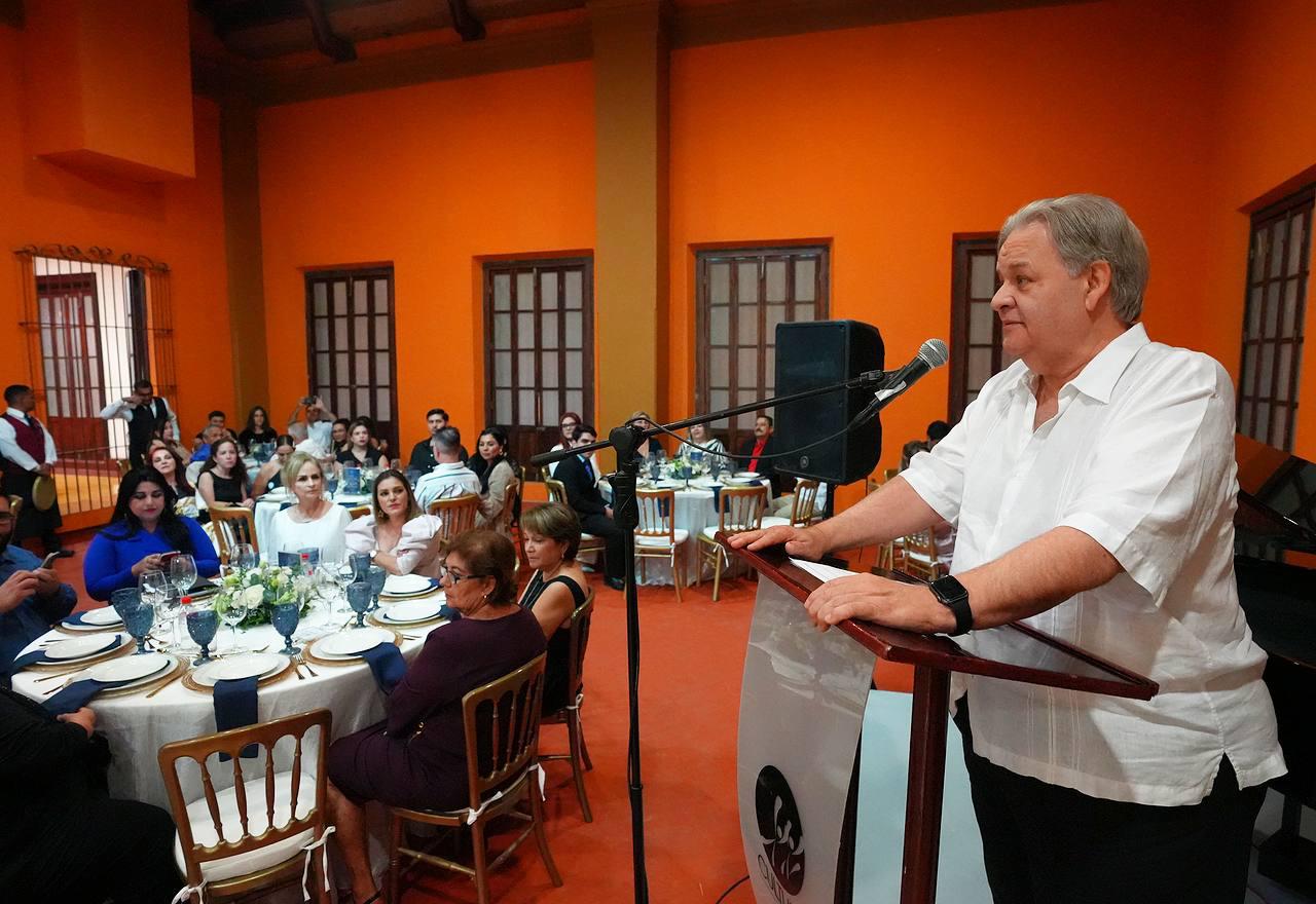 $!Con cena y subasta de arte apoyan un mundo inclusivo