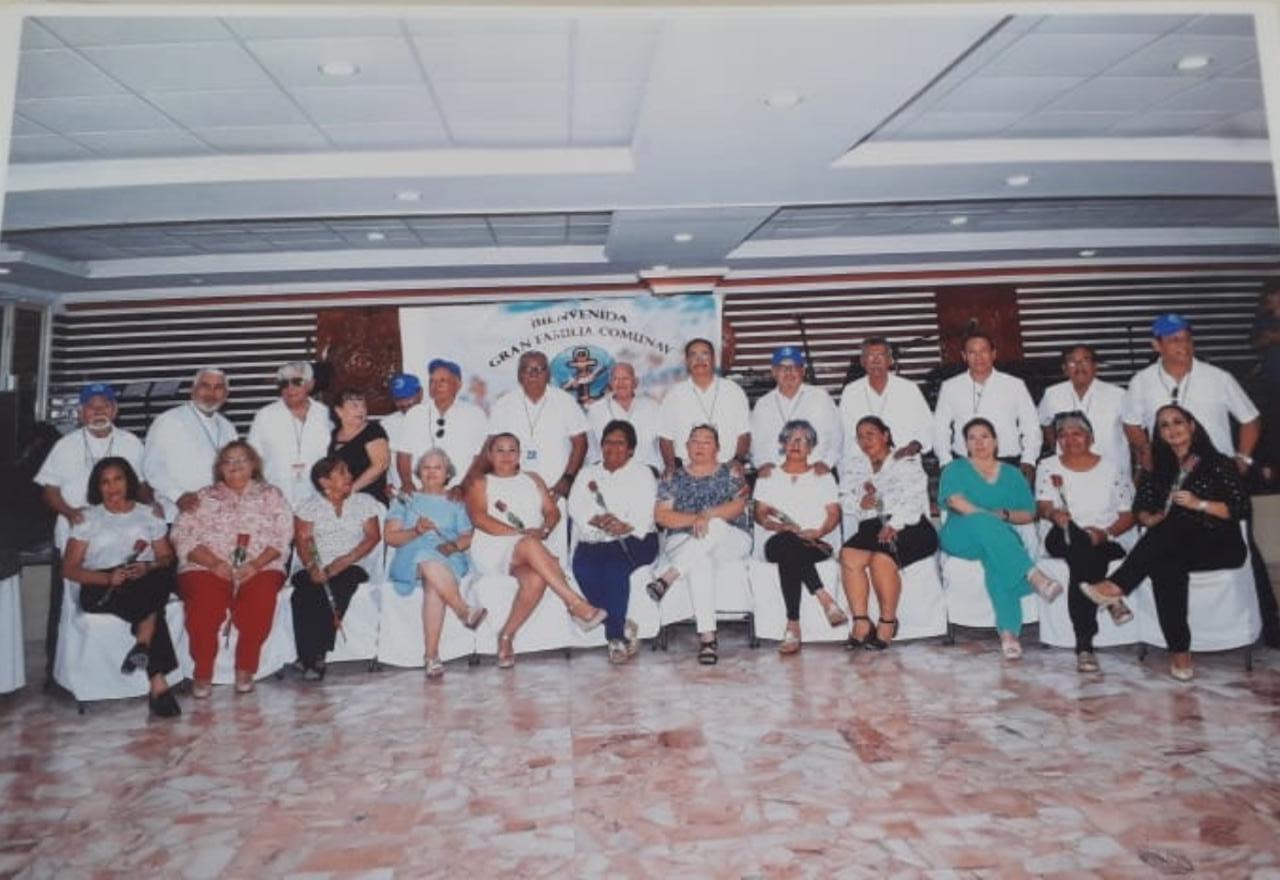 $!A la convivencia asistieron sus esposas.