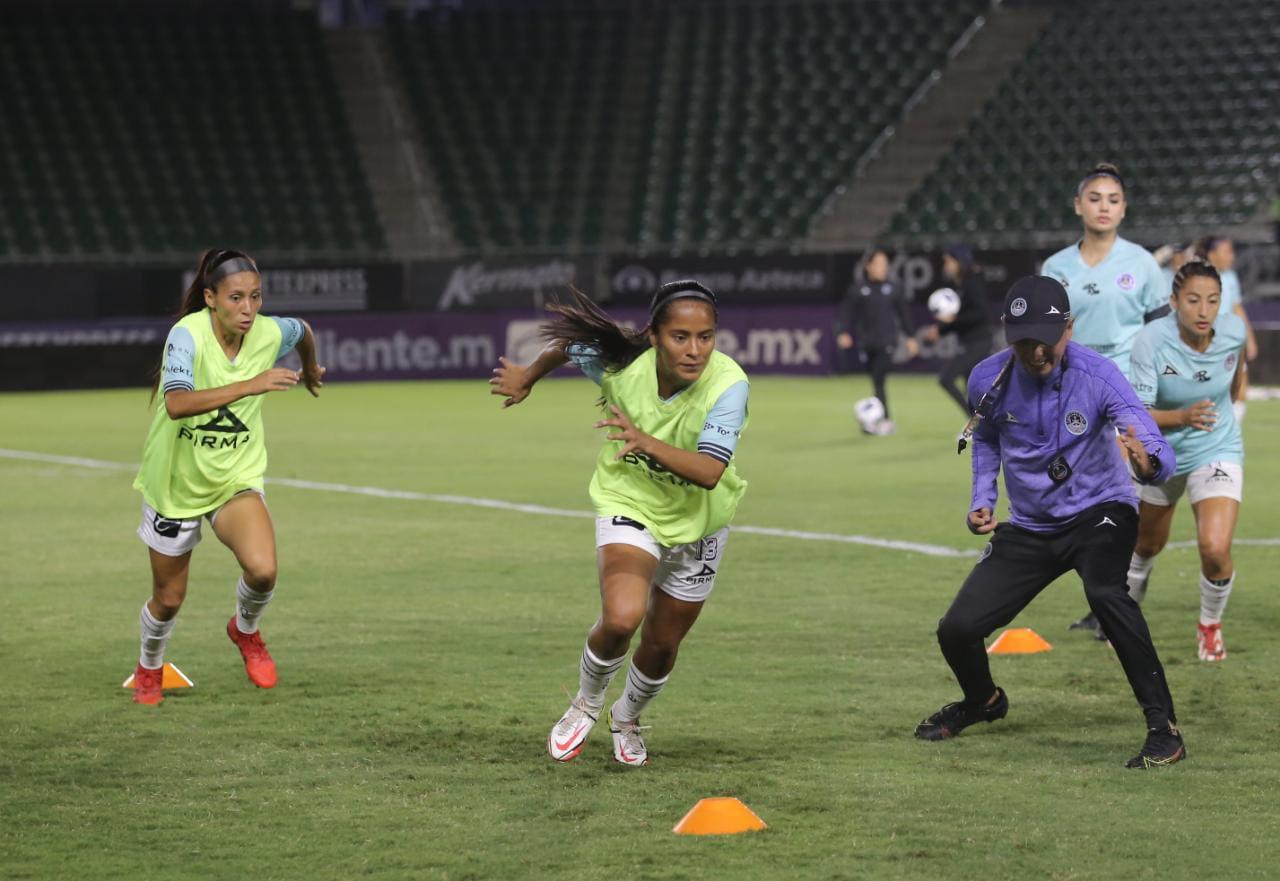 $!Belkis Escalante: La mazatleca que se ha abierto cancha en el futbol y en la vida