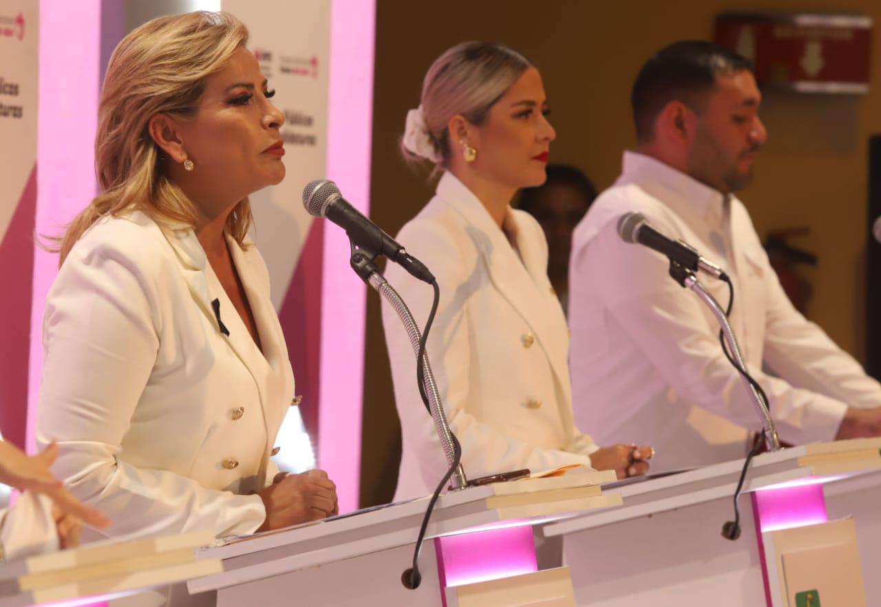 $!Se confrontan candidatos a la Alcaldía de Mazatlán en el debate del IEES