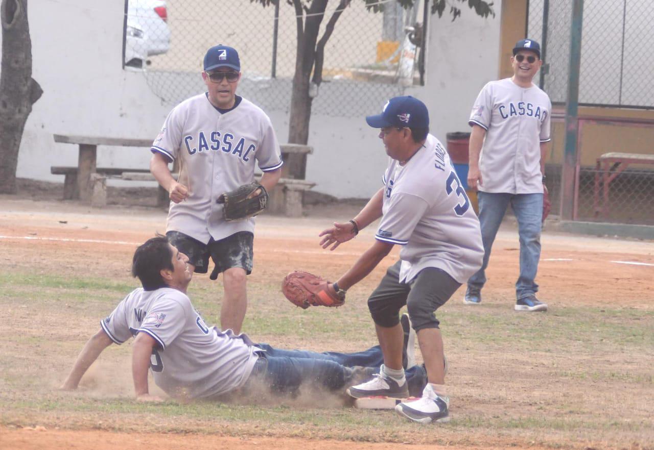 $!Realiza Colegio de Arquitectos del Sur de Sinaloa encuentro de softbol
