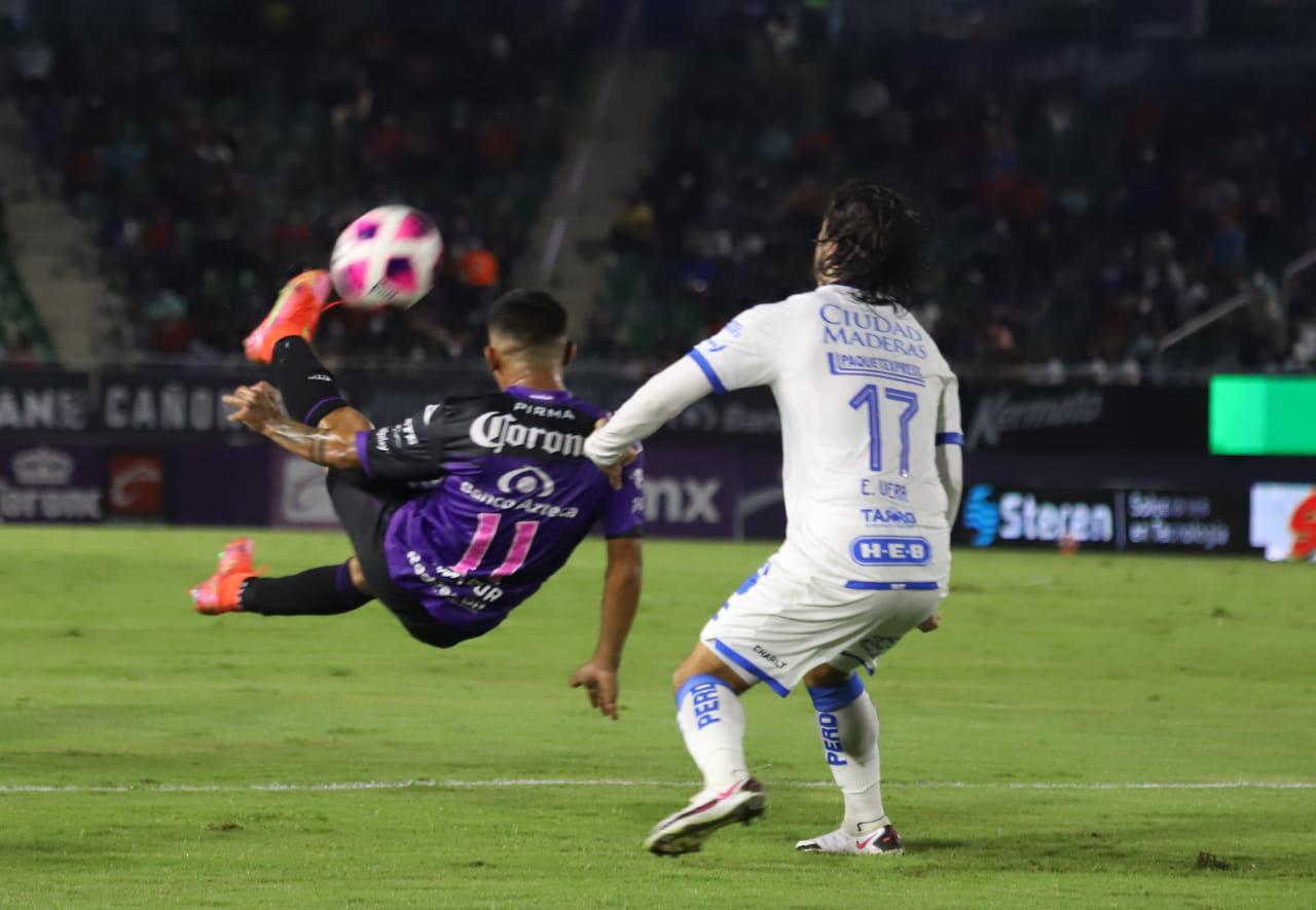 $!Mazatlán FC remonta ante Gallos Blancos y se mantiene en zona de reclasificación