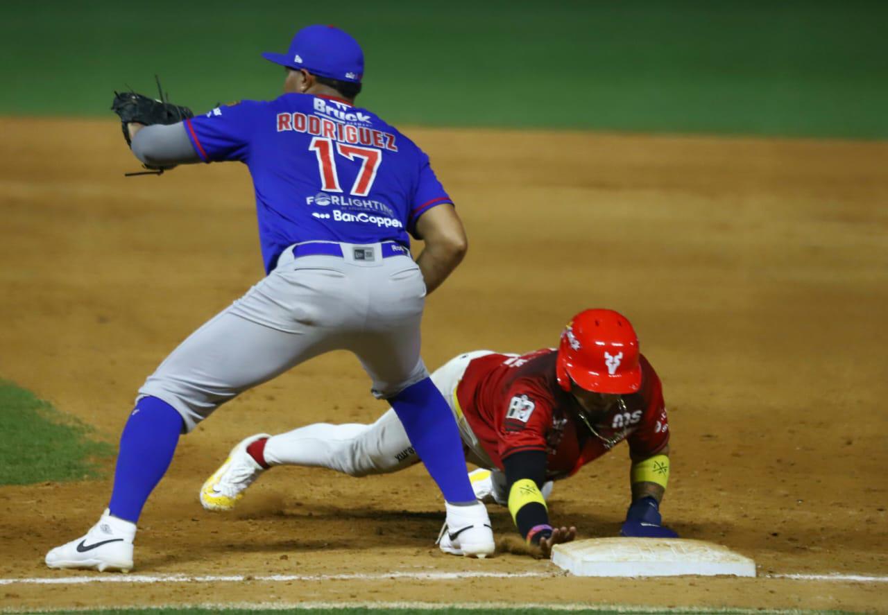 $!Venados dejan tendidos a Charros en extrainnings y empatan la serie en Mazatlán