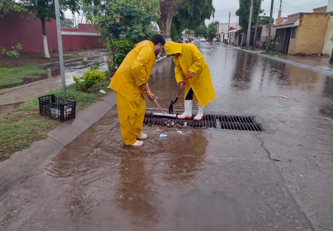 $!Despliegan operativo preventivo en Ahome por amenaza de fuertes lluvias durante este fin semana