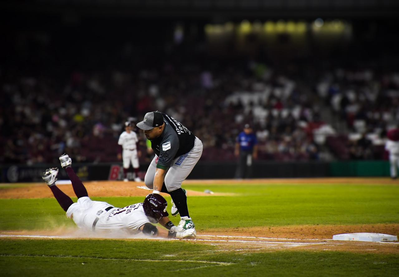 $!Cañeros empareja el primer playoffs y se lleva el triunfo de Culiacán