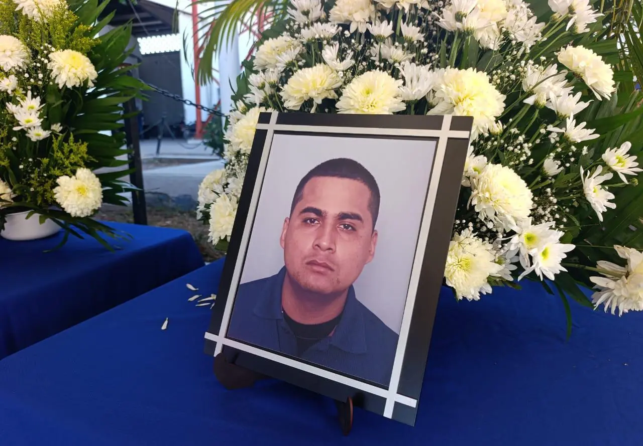 $!Despiden con honores a 4 policías asesinados en Escuinapa