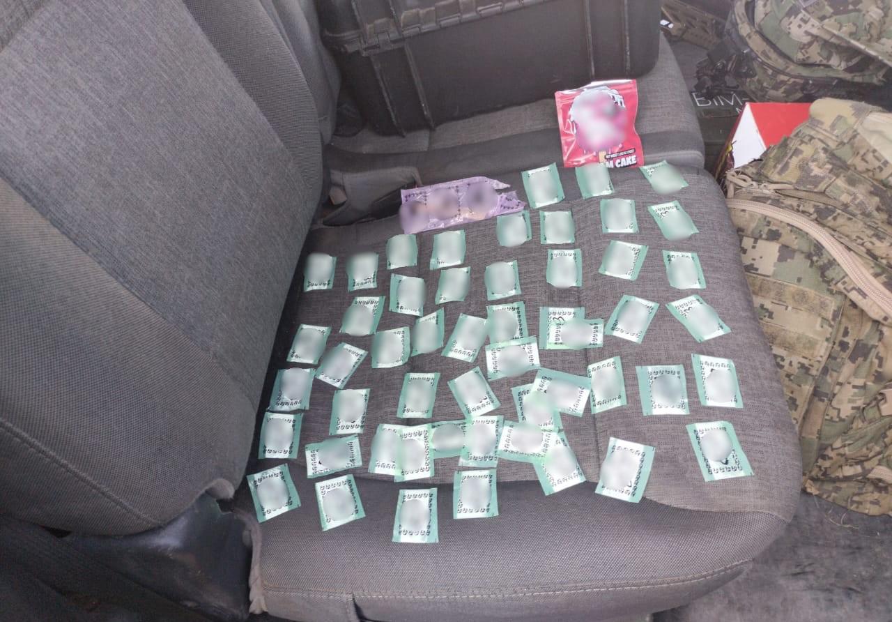 $!Detienen a un hombre y aseguran sustancias y un vehículo en Mazatlán