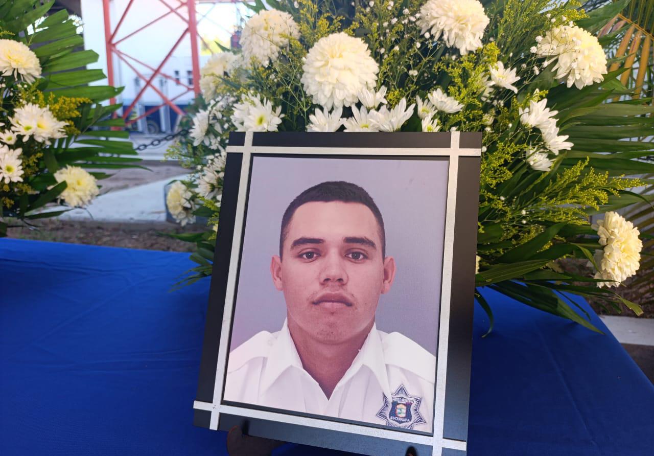 $!Despiden con honores a 4 policías asesinados en Escuinapa