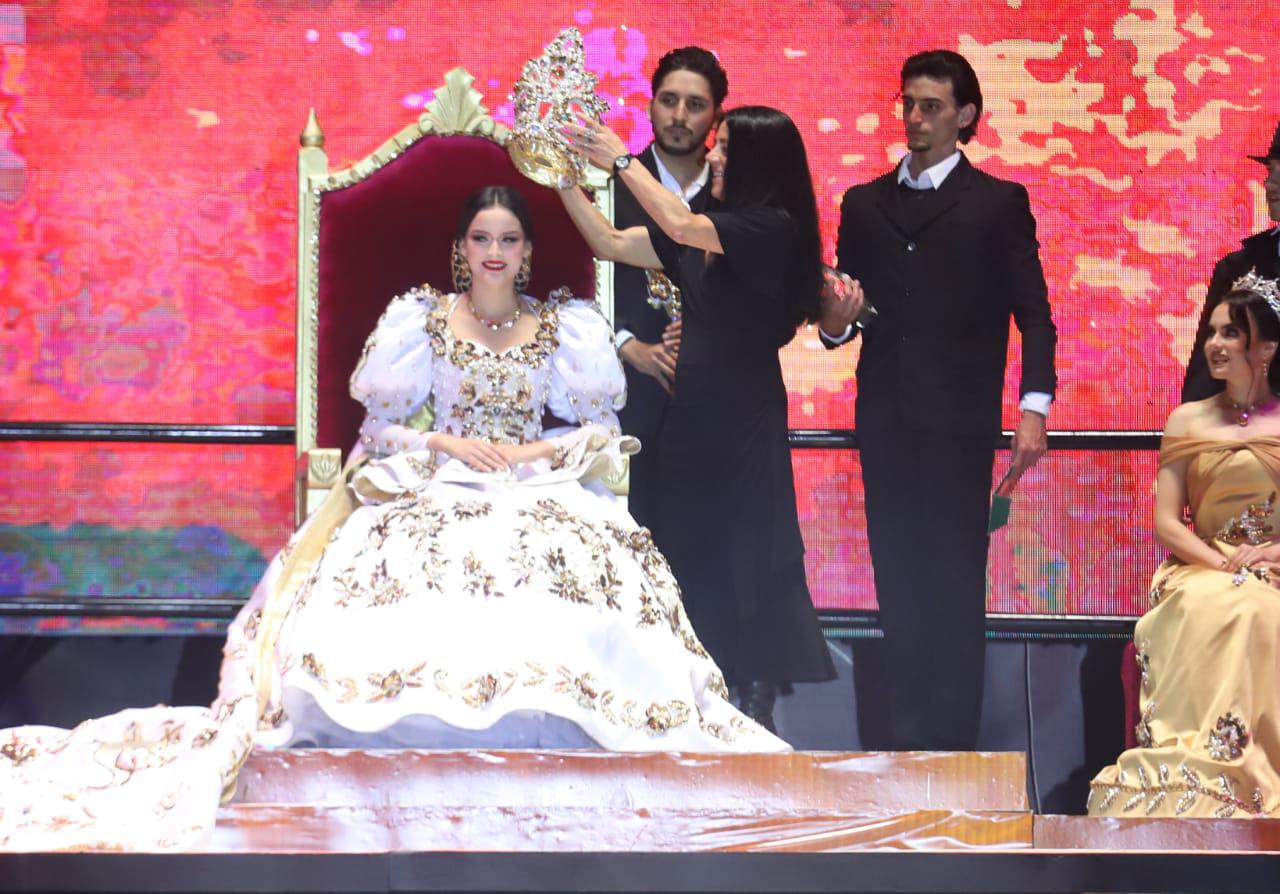 $!Uma I es coronada Reina de los Juegos Florales del Carnaval de Mazatlán