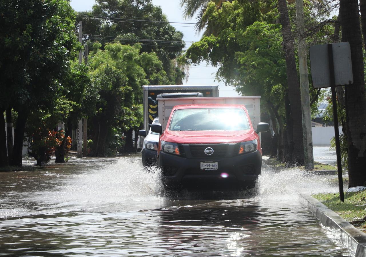 $!Provocan inundaciones y apagones lluvias generadas por ‘Dolores’, en Mazatlán
