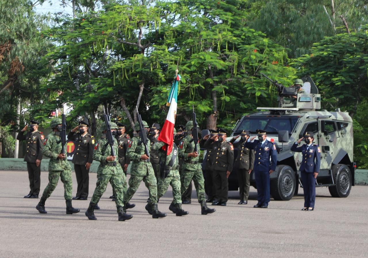 $!Reconocen con ascensos a personal del Ejército y Fuerza Aérea en Mazatlán