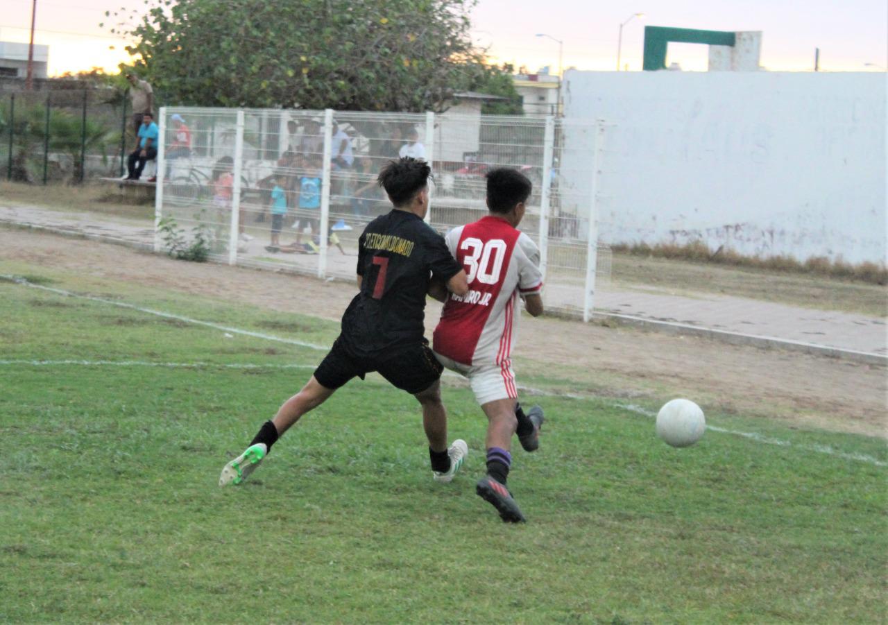 $!La 10 de Mayo alza título de la Liga de Futbol Juvenil de Escuinapa