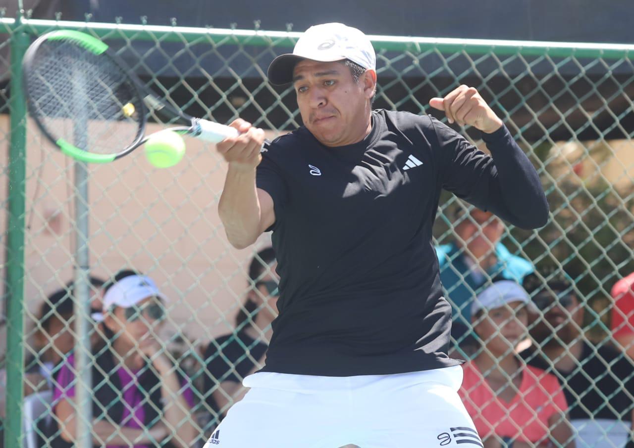 $!Luis Patiño hace valer la casa en el Nancy Grimes de Semana Santa