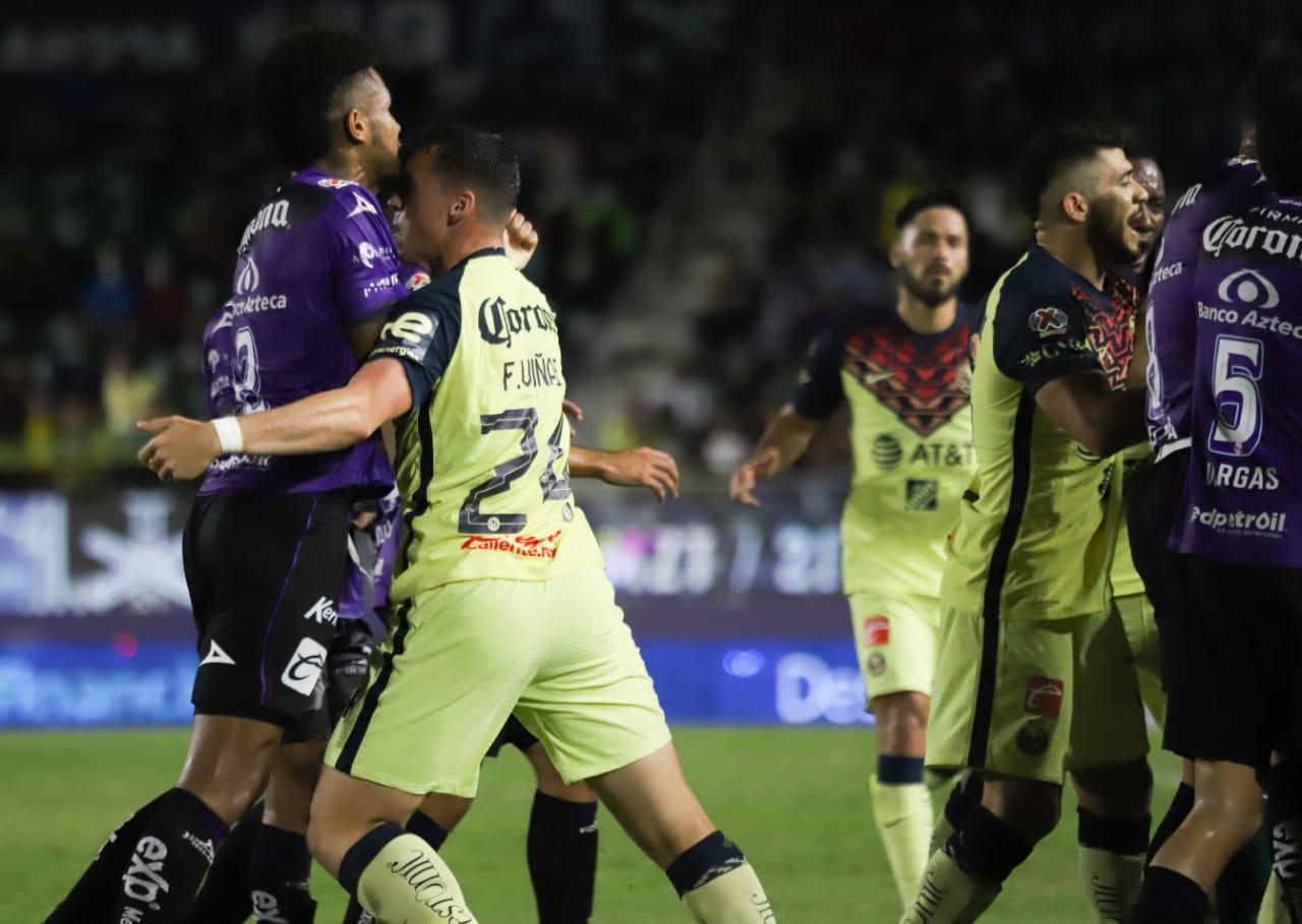 $!Van miles al Kraken... aunque Sinaloa está en naranja en el semáforo Covid; Policía de Mazatlán detiene a 11