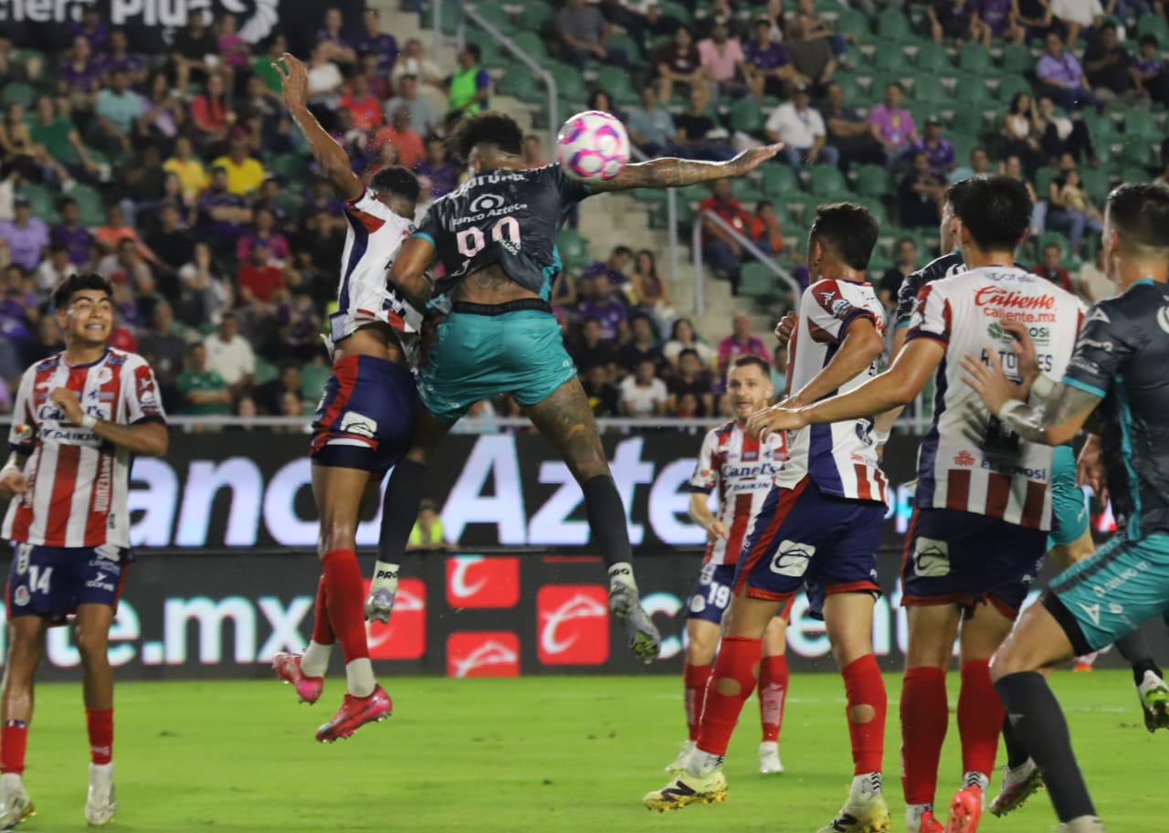$!Mazatlán rompe mala racha y vence a San Luis con gol agónico de Bryan Colula