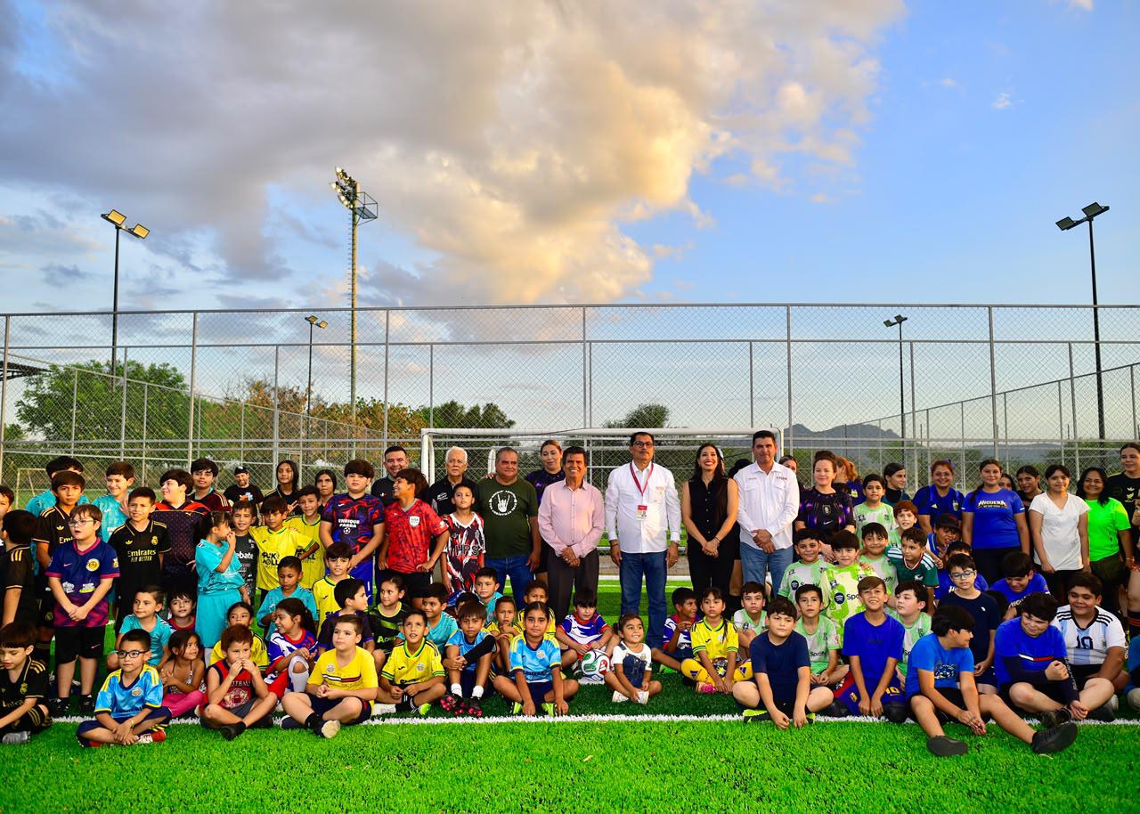 $!Mocorito estrena dos canchas de futbol 5 como parte del programa de infraestructura deportiva en Sinaloa