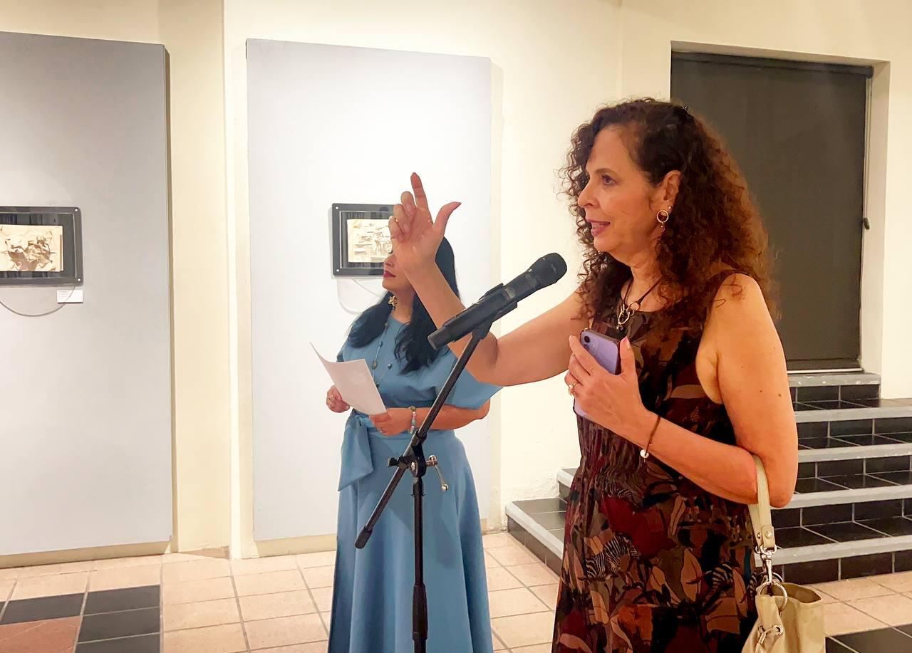 $!La artista mazatleca quien radica en Monterrey agradece la oportunidad de mostrar su trabajo en el puerto.