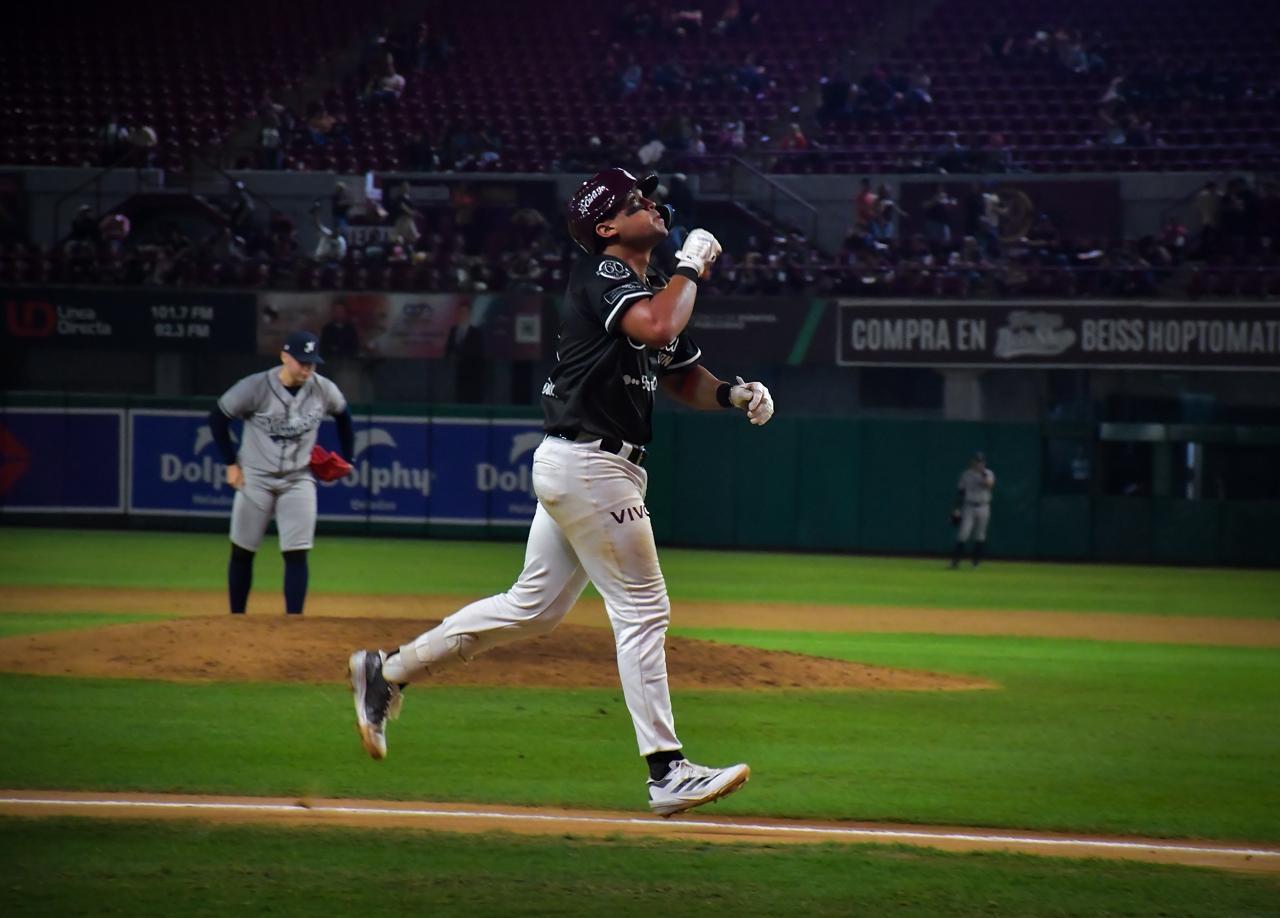 $!Tomateros cae en casa y Nayarit firma su primera serie en Culiacán