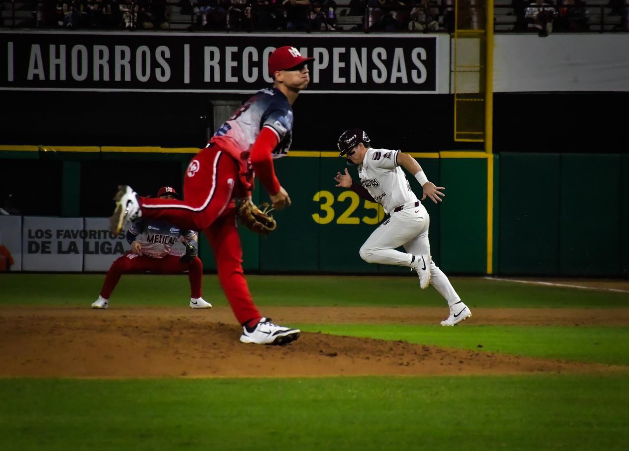 $!Tomateros empareja la Serie Navideña con poder guinda