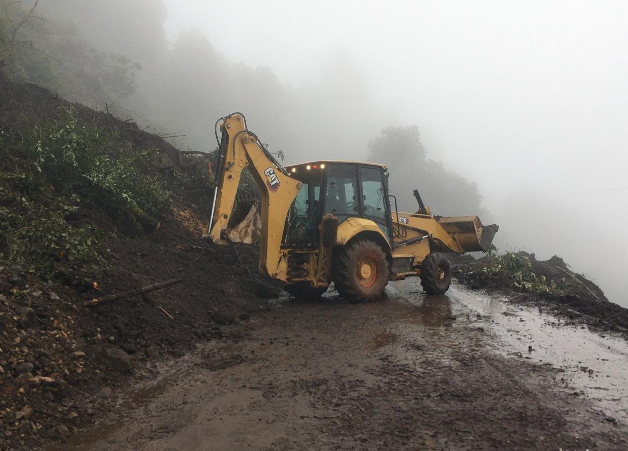 $!Huracán Simon deja lluvias, inundaciones y cortes de luz en Guerrero; se prevén más tormentas
