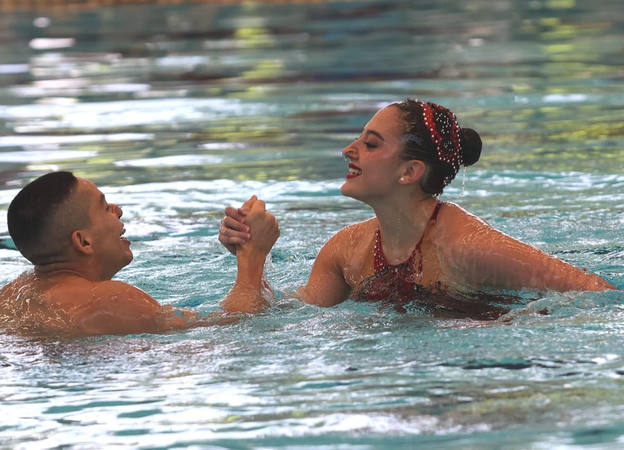 $!Los mexicanos Joel Benavides y Trinidad Meza avanzan a Final del Mundial de Natación Artística