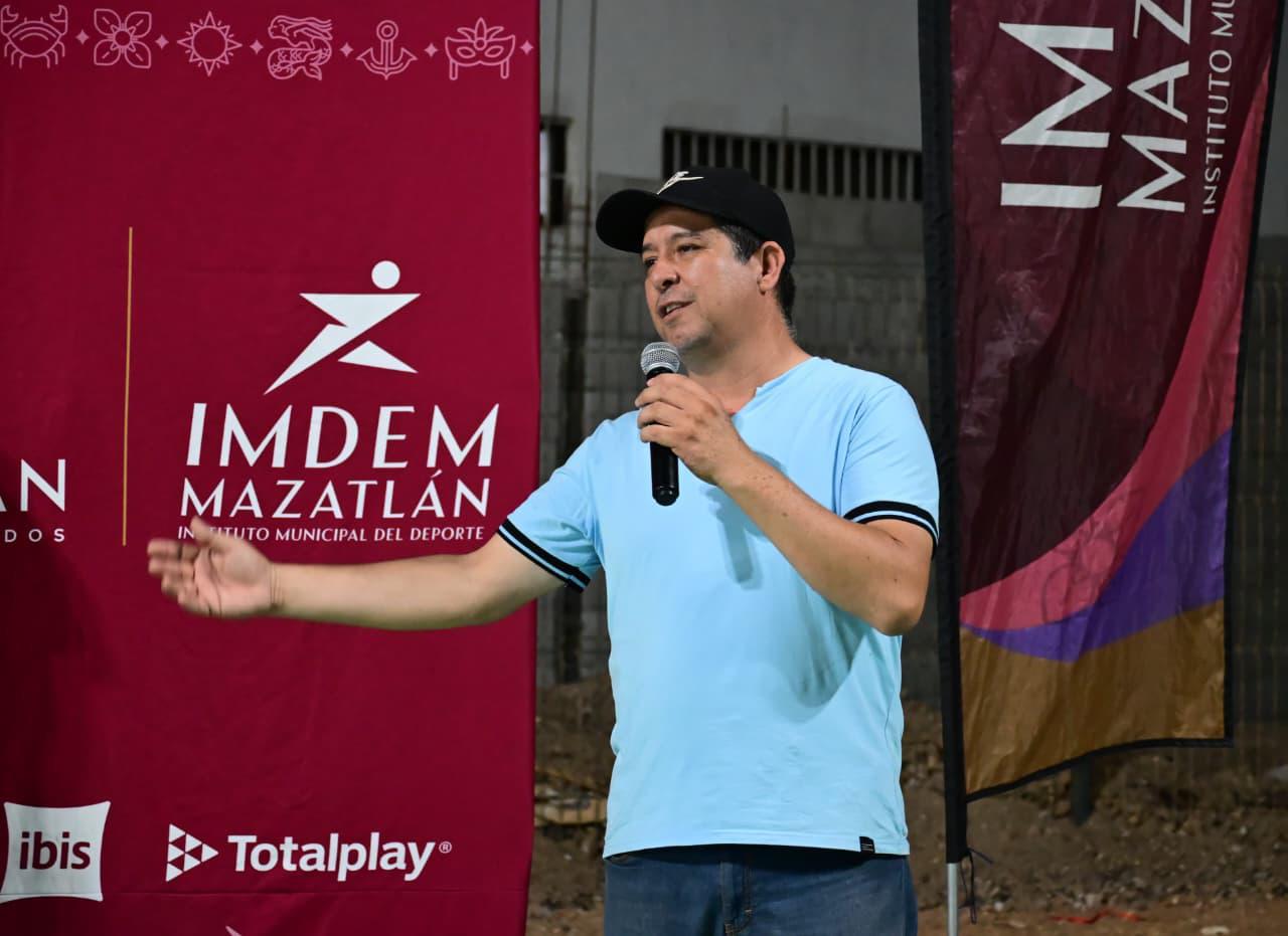 $!Premian en Sahop a lo mejor de la Liga de Afiliación y la Copa Semillero de Voleibol
