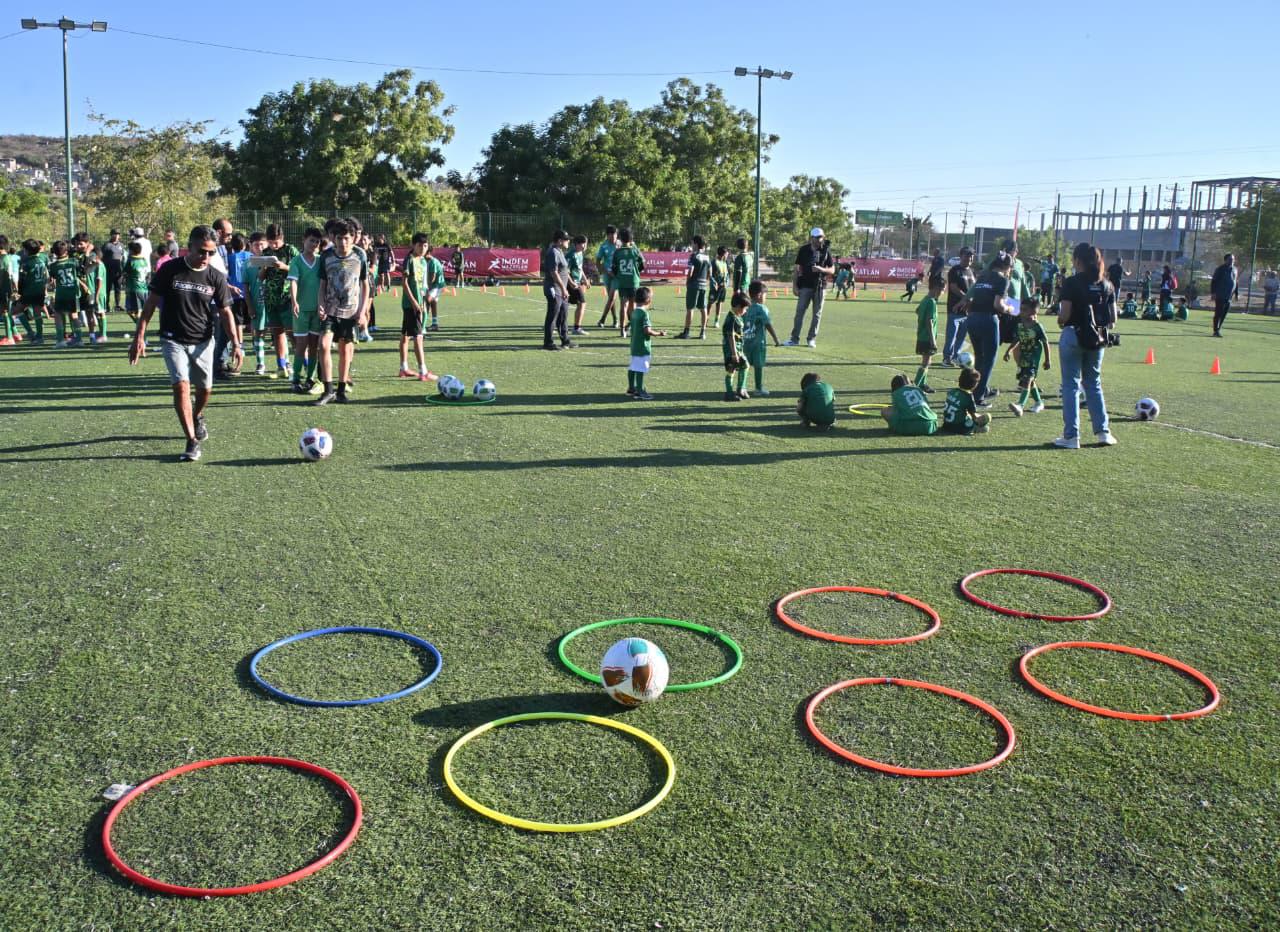 $!Con ambiente mundialista, se enciende la pasión por el futbol en La Foresta, con la segunda parada del Mundialito Imdem