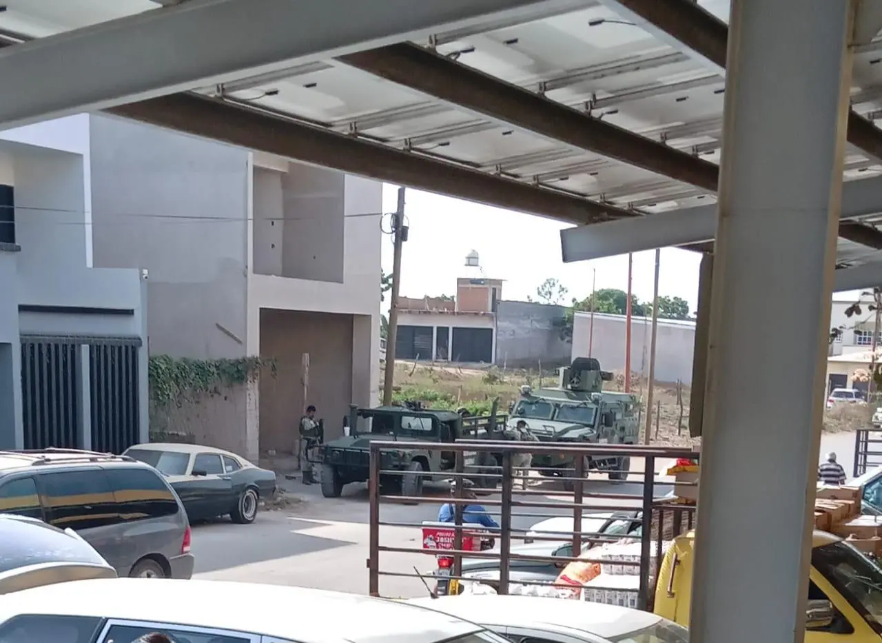 $!Ejército Mexicano escolta a familias de la sierra a la cabecera de Rosario