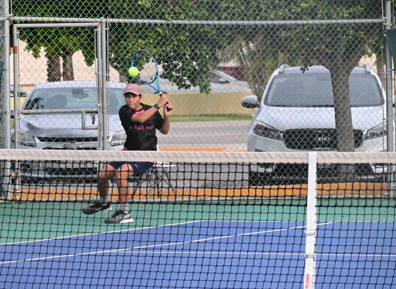 $!Domina Mazatlán la Sub 14 en el tenis del selectivo estatal Conade
