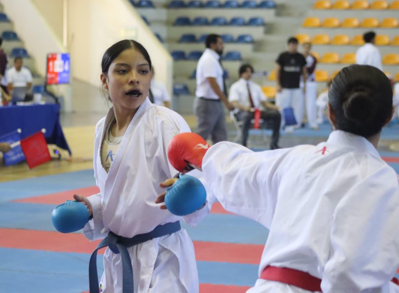 $!Oro y gloria para Mazatlán en el karate de la Olimpiada Estatal
