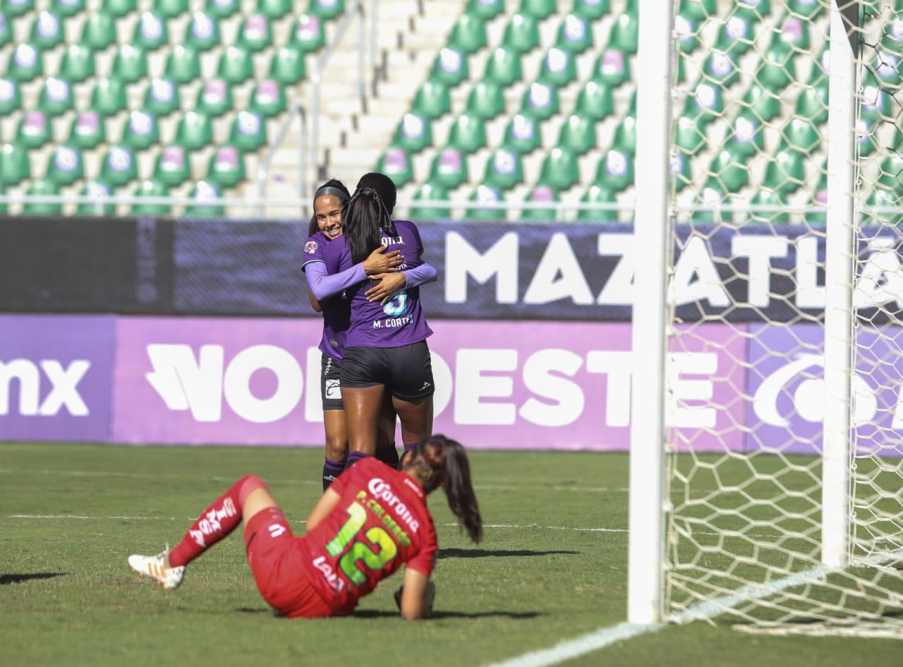 $!Mazatlán Femenil deja ir la victoria ante Santos Laguna en la Perla del Pacífico