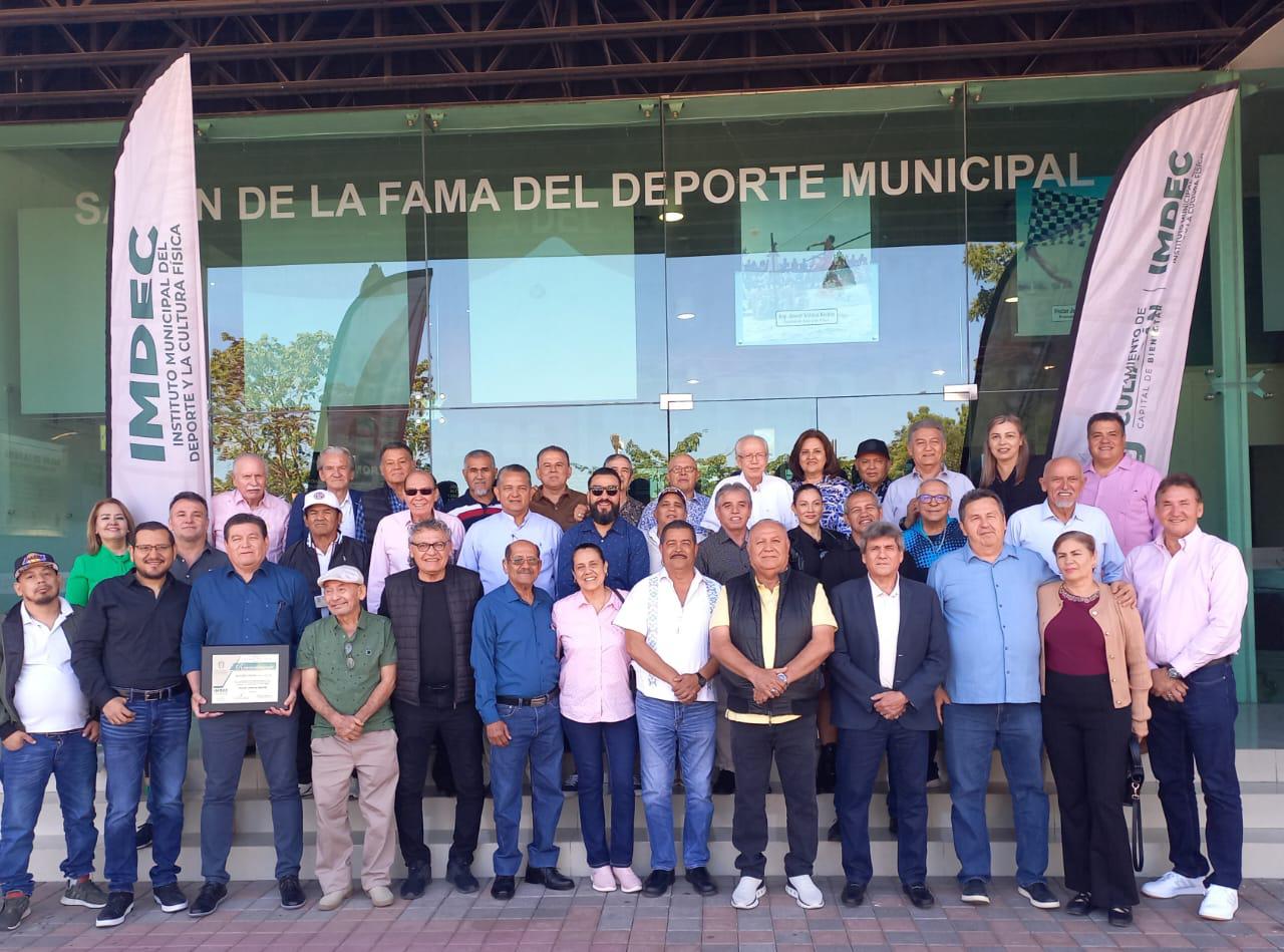 $!Entregan anillos a inmortales del Salón de la Fama de Culiacán