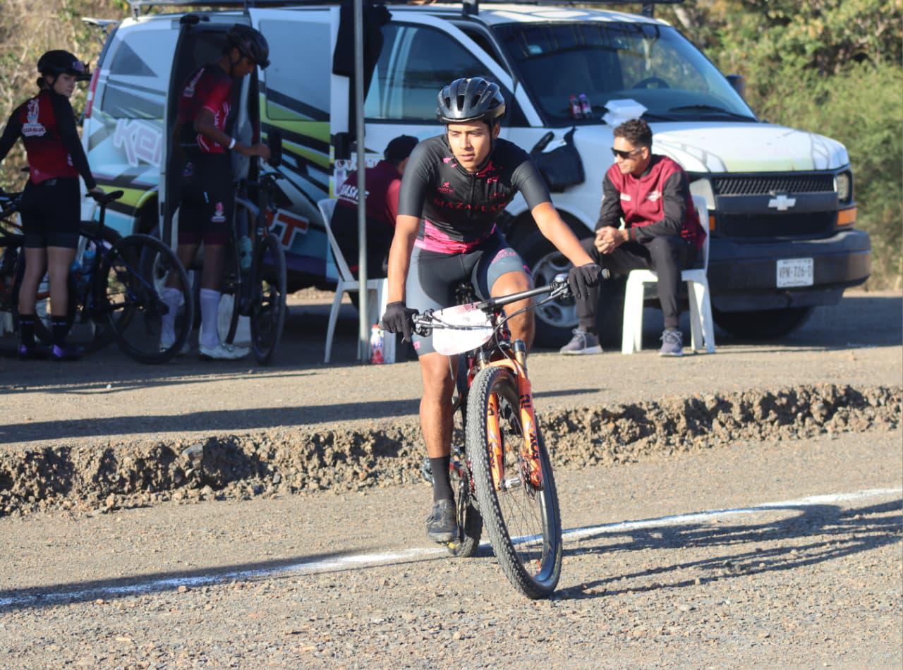 $!Diana Álvarez y Licia Ruiz dan a Mazatlán sus primeros oros en la etapa estatal de ciclismo de montaña