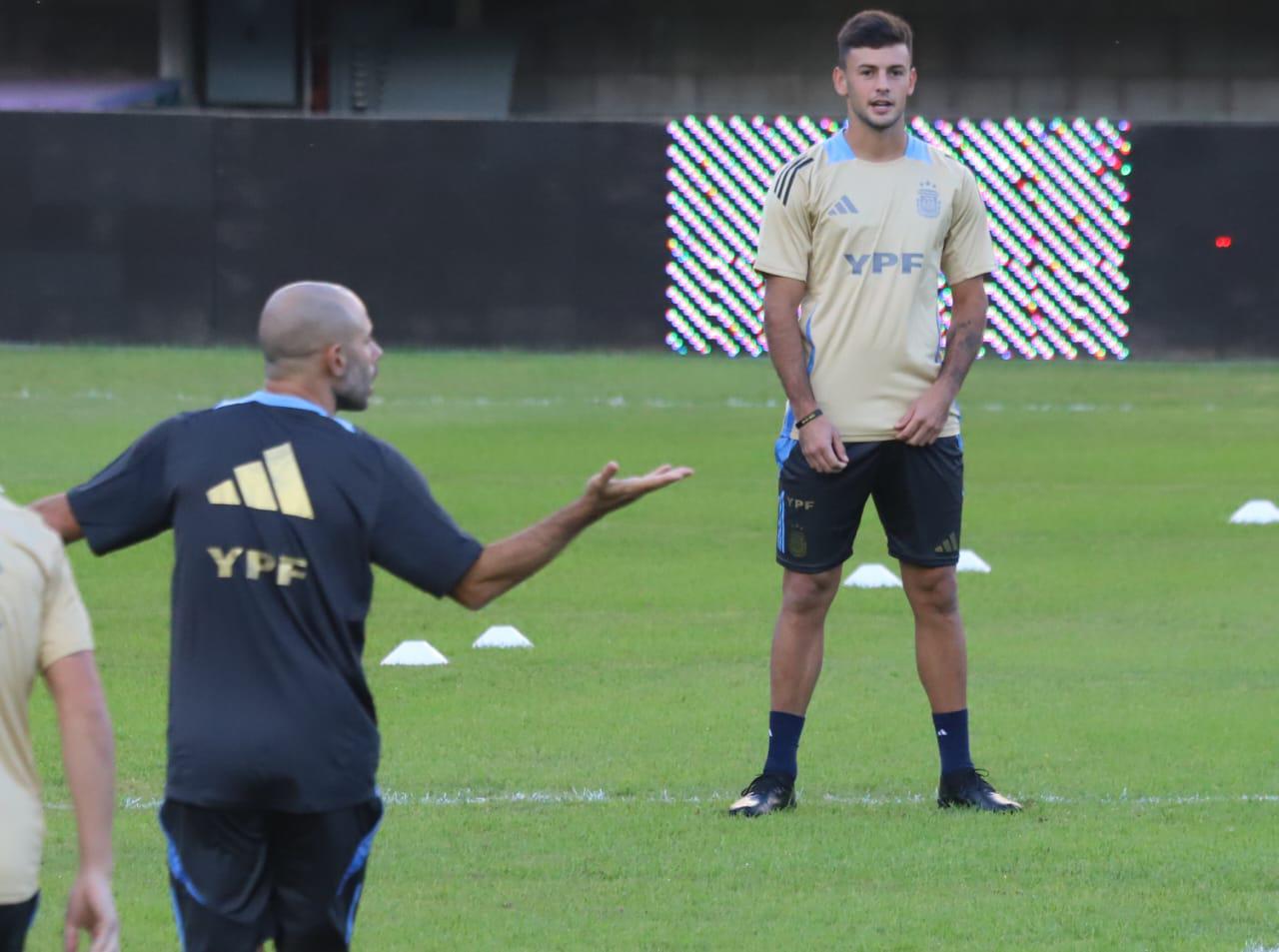 $!Entrena y reconoce terreno Argentina Sub 23 en el Estadio El Encanto