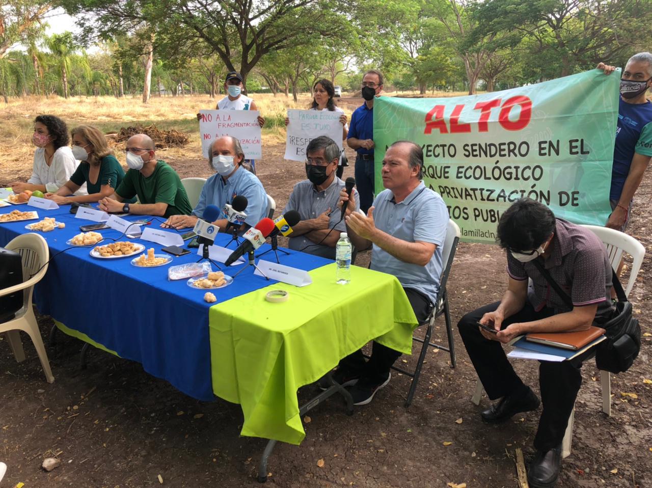 $!Se manifiestan vecinos de Culiacán una vez más contra el proyecto en el Parque Ecológico