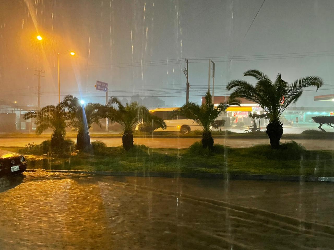 $!Tormenta tropical Madeline genera lluvias y apagones en Mazatlán