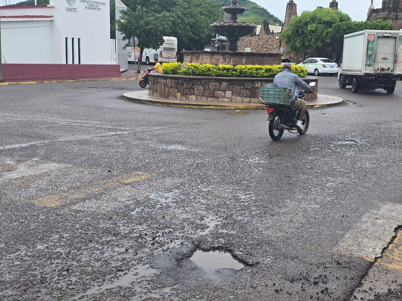 $!Tras lluvias proliferan baches en el acceso y atractivo turístico de Rosario