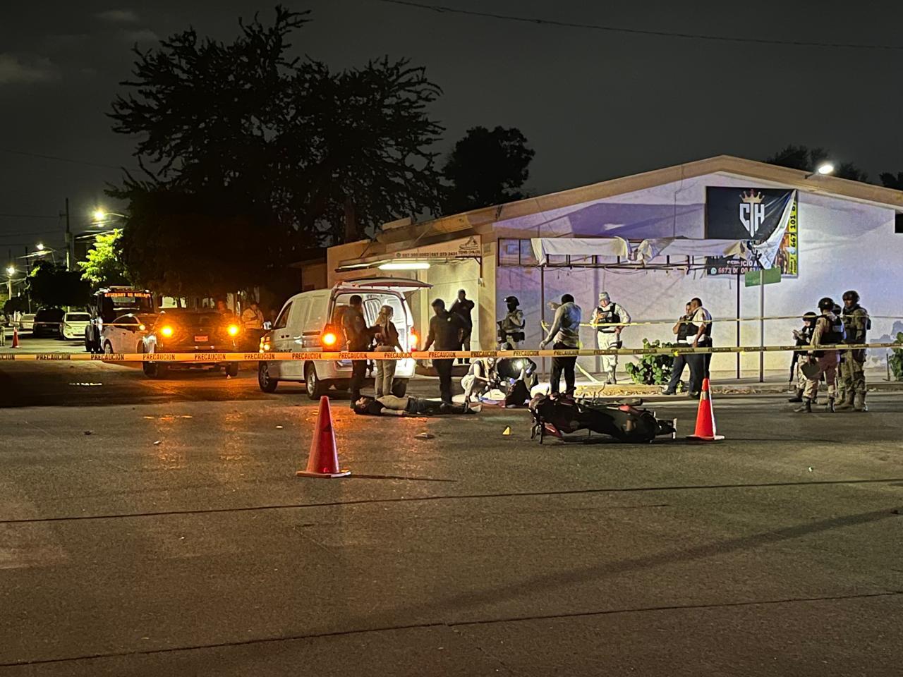 $!Muere motociclista tras chocar contra un vehículo en el bulevar Agricultores, en Culiacán