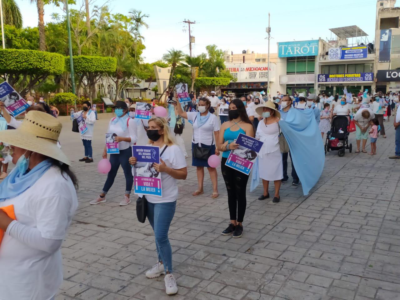 $!Se manifiestan grupos provida en Mazatlán para decir ‘no’ al aborto