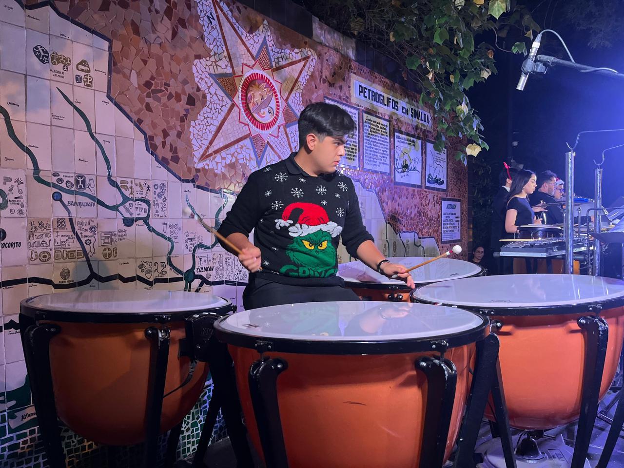 $!Los jóvenes músicos interpretaron dos piezas del compositor estadounidense de música ligera Leroy Anderson.